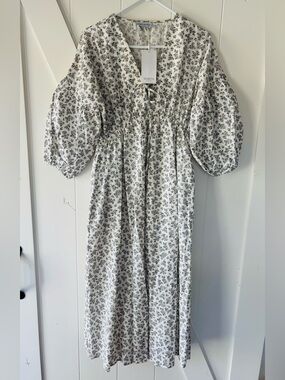 Worth Collective ‘Hunter’ midi Dress with  Floral Print and Puff Sleeves, small